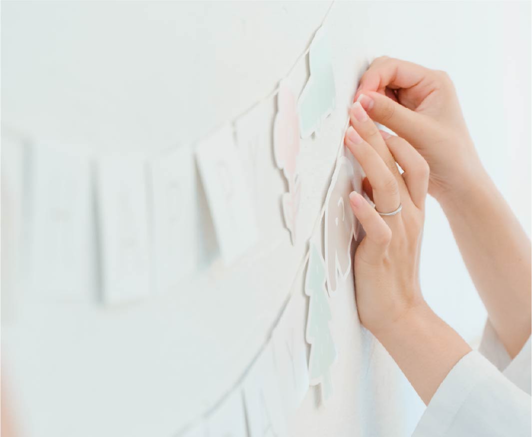 祖父母が孫のお世話をしてサポートするイメージ