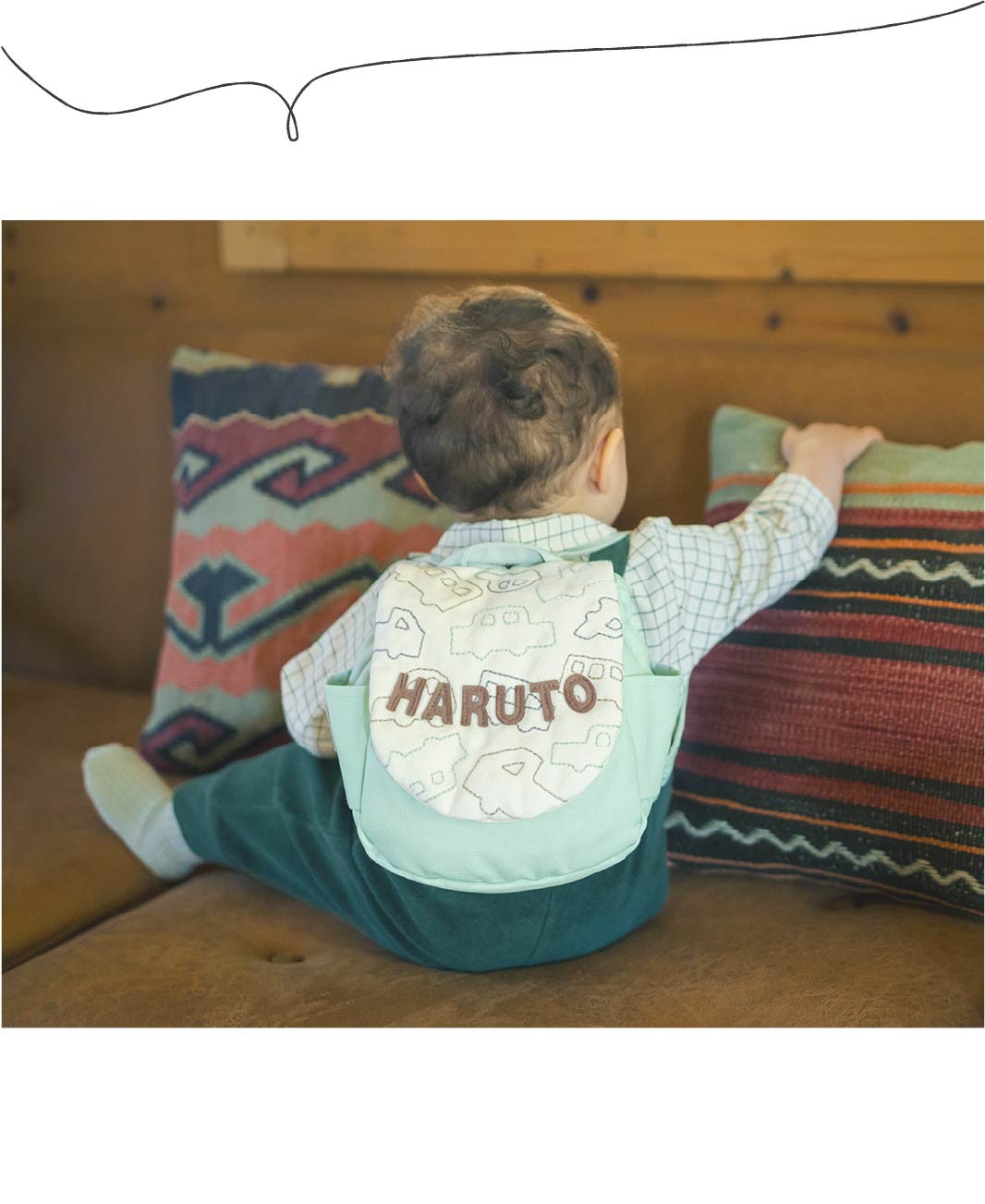 成長した子どもが名入れリュックを使うイメージ