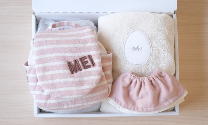 リシュマムの名入れベビーギフト3点セット｜タオル・スタイ・リュックの贈りもの
