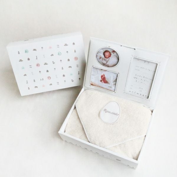 思い出を残せるギフトBOX付き名入れベビータオルケット｜出産祝いに特別感を添えて